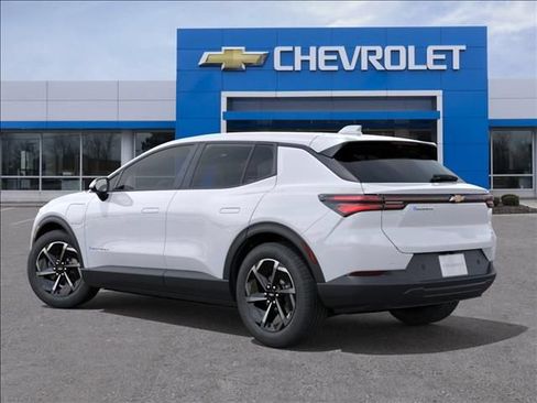 New 2026 Chevrolet Equinox EV LT FWD image 3