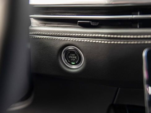 Used 2025 Cadillac Escalade Luxury image 28