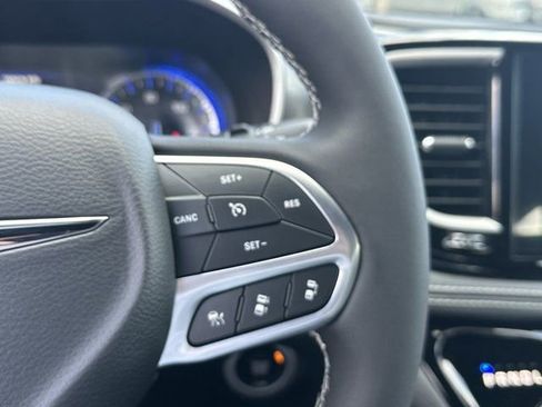 New 2026 Chrysler Pacifica Select image 24