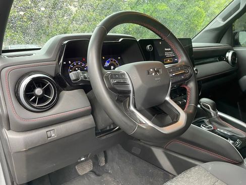 Used 2024 Chevrolet Colorado Z71 w/ Z71 Convenience Package 2 AWD/4WD image 9