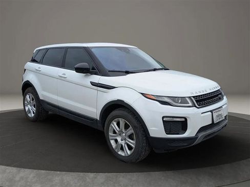 Used 2019 Land Rover Range Rover Evoque SE image 5