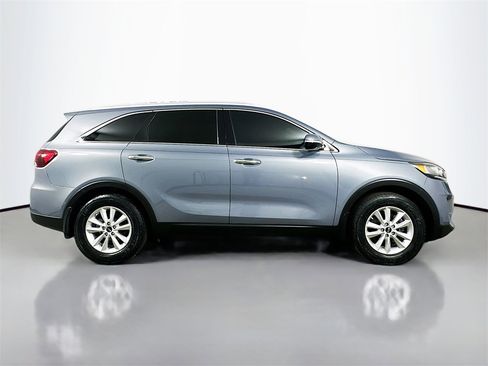 Used 2020 Kia Sorento LX w/ LX I4 Convenience Package image 9