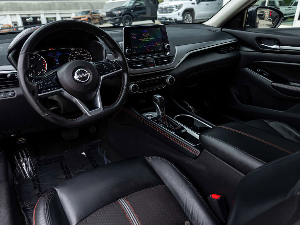 Used 2024 Nissan Altima 2.5 SR FWD image 17
