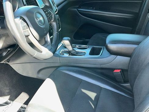 Used 2020 Jeep Grand Cherokee Laredo w/ Laredo X Package image 11