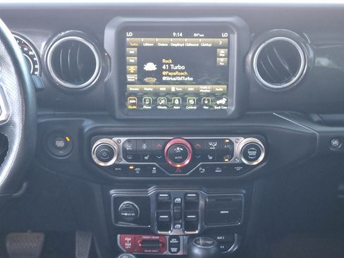 Used 2022 Jeep Wrangler Unlimited Rubicon w/ Trailer Tow Package AWD/4WD image 21