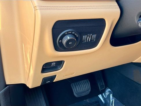 Certified 2024 Jeep Grand Cherokee L Summit image 10