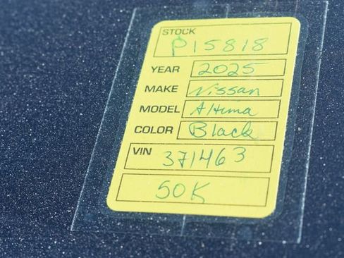 Used 2025 Nissan Altima 2.5 SV image 32