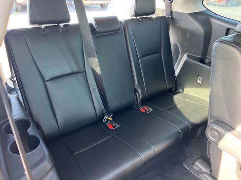 Used 2022 Toyota Highlander Platinum AWD/4WD image 17