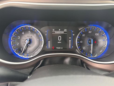 Used 2021 Chrysler Voyager Lxi FWD image 23