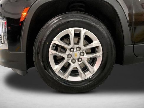 Used 2023 Chevrolet Traverse LS FWD image 10