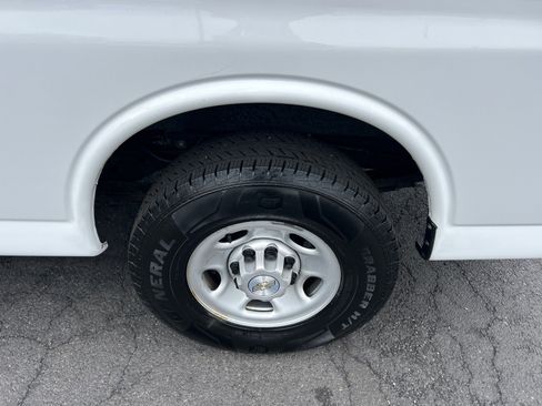 Used 2021 Chevrolet Express 2500 w/ Driver Convenience Package image 27