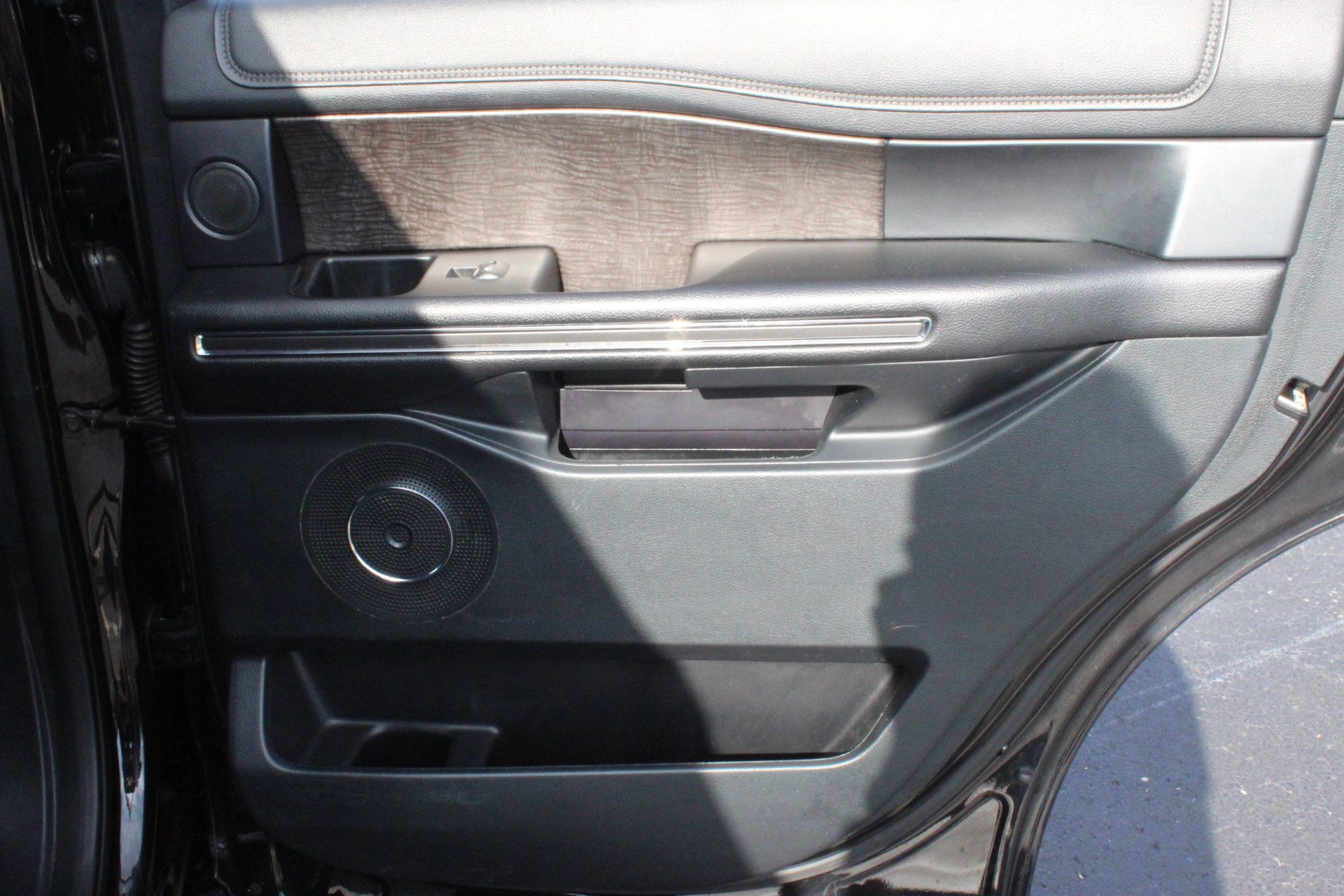 Used 2021 Ford Expedition Limited AWD/4WD image 29