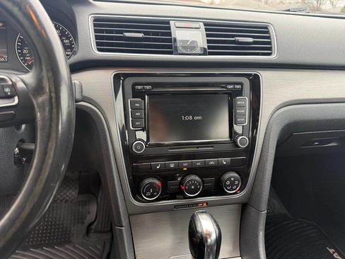 Used 2014 Volkswagen Passat 2.5 SE image 12