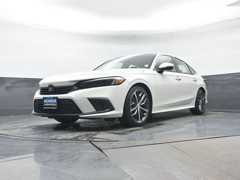 Used 2024 Honda Civic Touring image 25