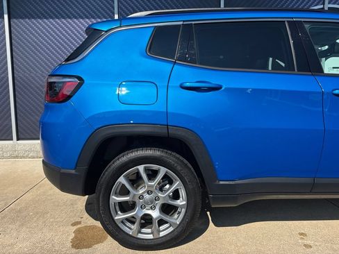 Used 2022 Jeep Compass Latitude AWD/4WD image 5