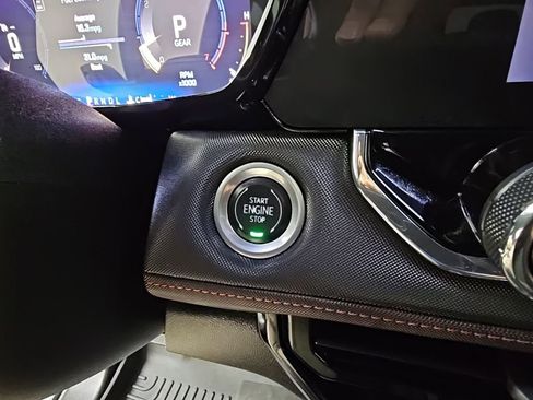 Used 2024 Chevrolet Colorado Z71 image 23