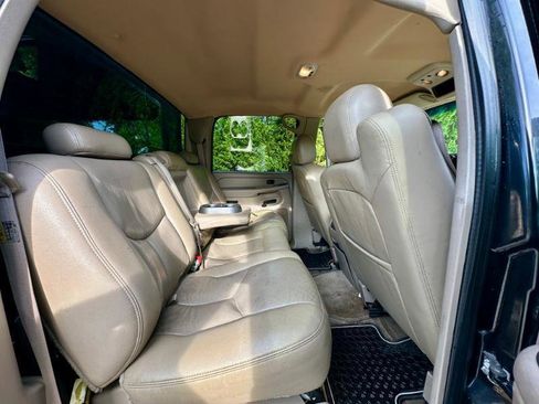 Used 2004 GMC Sierra 2500 SLT w/ Heavy-Duty Power Package image 9