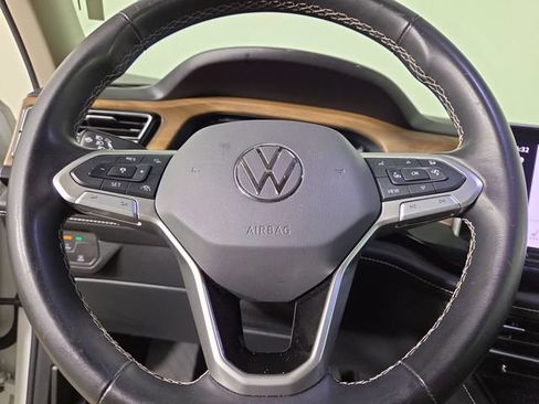 Used 2024 Volkswagen Atlas SE AWD/4WD image 24