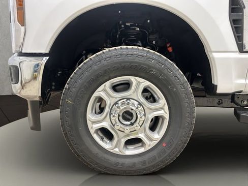 New 2026 Ford F250 XLT w/ FX4 Off-Road Package AWD/4WD image 24