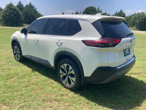 Used 2023 Nissan Rogue SV FWD image 5