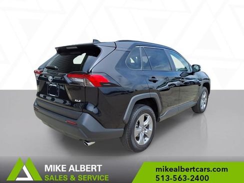 Used 2025 Toyota RAV4 XLE FWD image 7