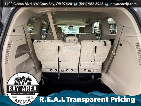 Used 2021 Chrysler Pacifica Touring-L FWD image 8