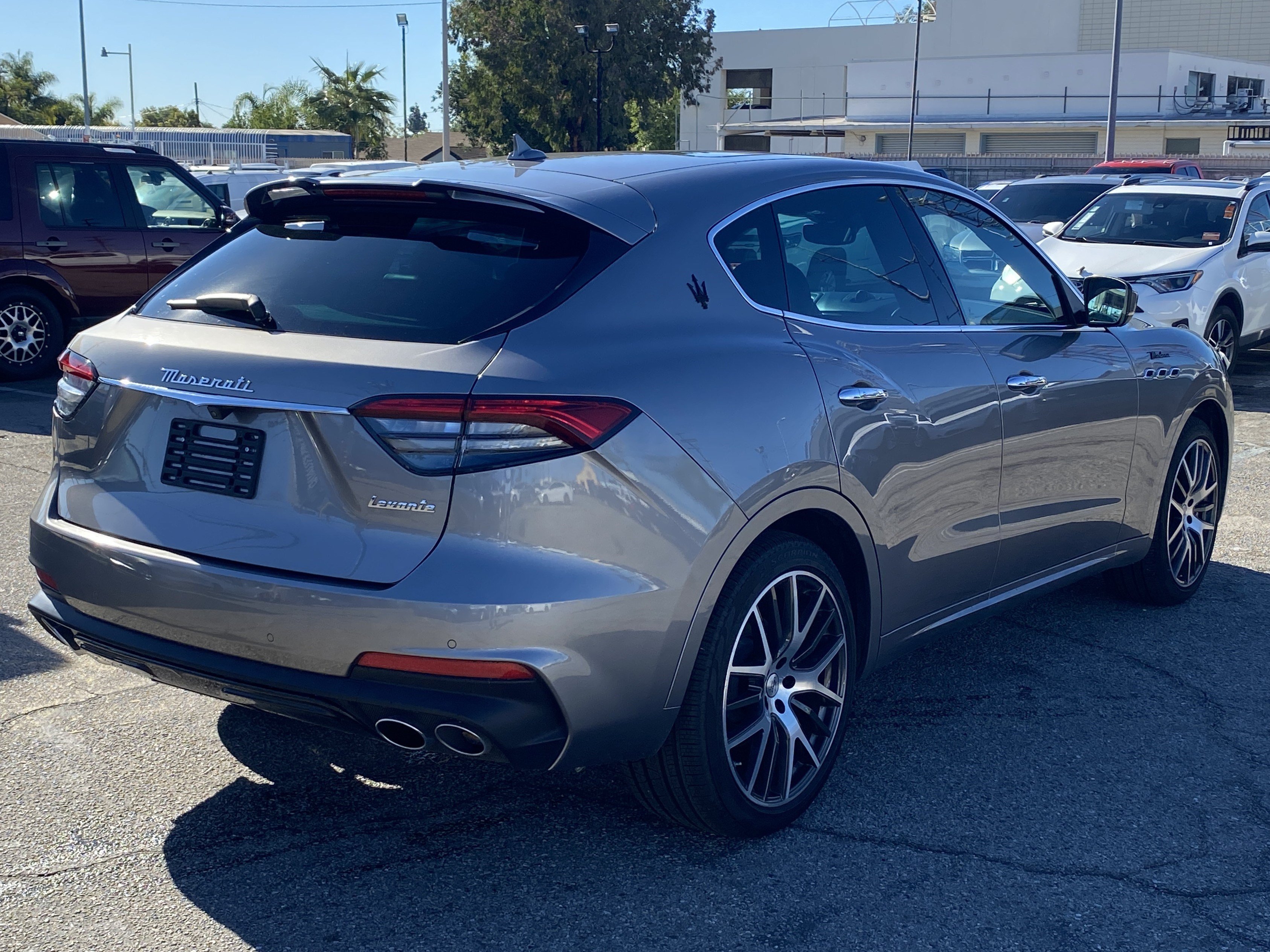 Used 2022 Maserati Levante Modena AWD/4WD image 8