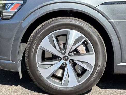 Certified 2024 Audi Q8 e-tron Premium AWD/4WD image 39