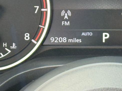 Used 2023 Nissan Rogue S image 16