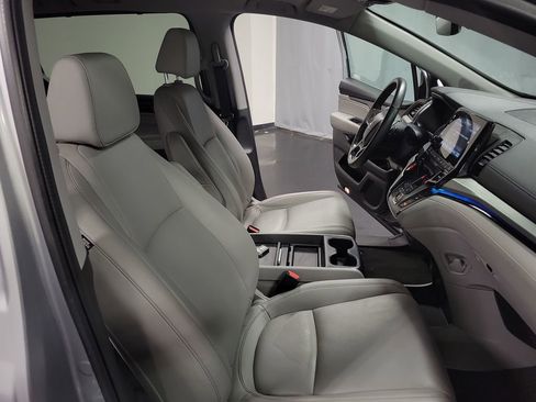 Used 2023 Honda Odyssey Touring image 25