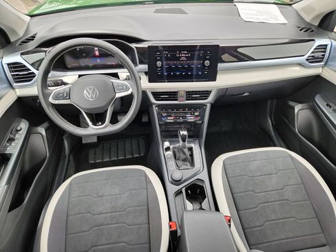 Certified 2025 Volkswagen Taos SE AWD/4WD image 24