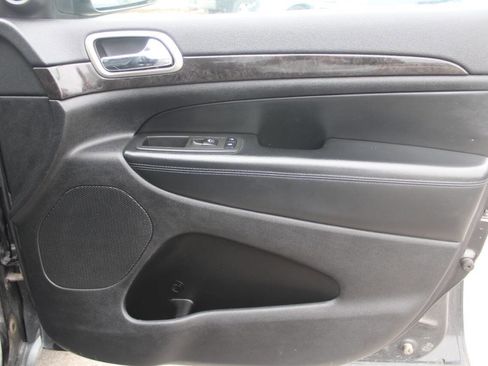 Used 2013 Jeep Grand Cherokee Laredo image 6