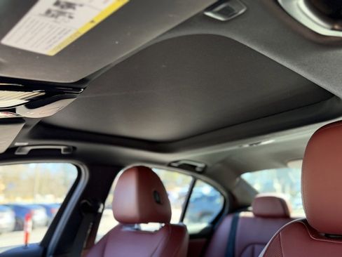 Used 2022 BMW 330i xDrive Sedan w/ M Sport Package image 52