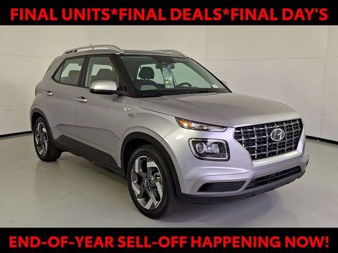 Certified 2024 Hyundai Venue SEL image 1