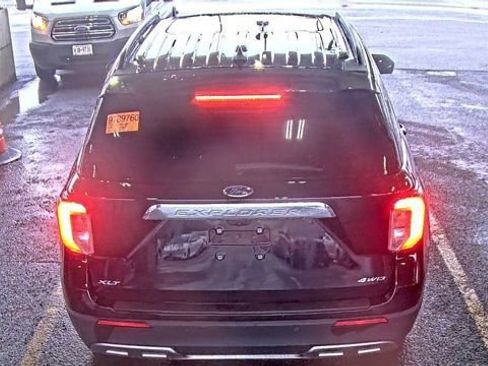 Used 2022 Ford Explorer XLT w/ Equipment Group 202A image 14