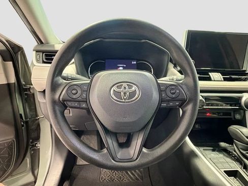 Used 2023 Toyota RAV4 XLE AWD/4WD image 9