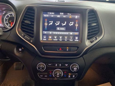 Used 2022 Jeep Cherokee Trailhawk w/ Sun, Sound & Nav Group image 38