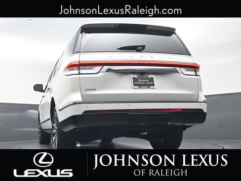 Used 2023 Lincoln Navigator L Reserve AWD/4WD image 21