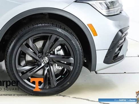Used 2023 Volkswagen Tiguan SE R-Line AWD/4WD image 14