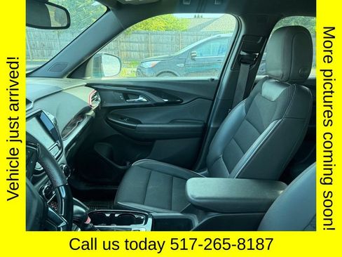 Used 2021 Chevrolet TrailBlazer RS w/ Sun and Liftgate Package AWD/4WD image 3