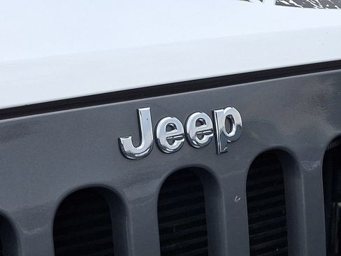 Used 2013 Jeep Wrangler Unlimited Sport AWD/4WD image 28