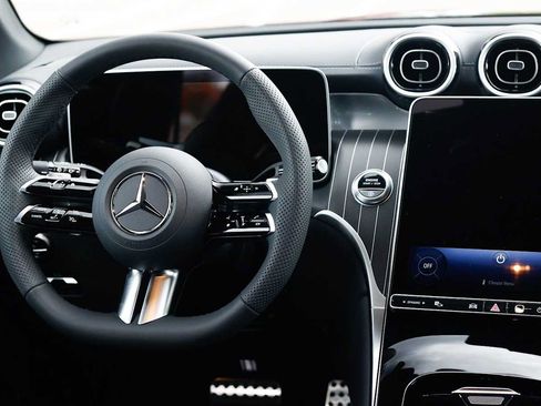 Used 2026 Mercedes-Benz GLC 300 4MATIC image 15
