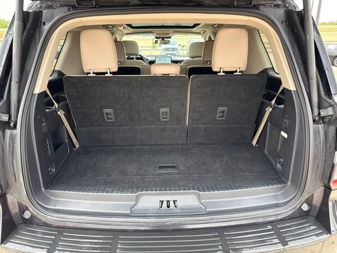 Used 2024 Ford Expedition Limited RWD image 10