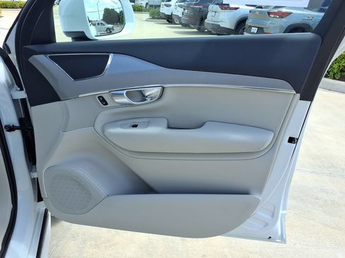 Certified 2025 Volvo XC90 B5 Core AWD/4WD image 25