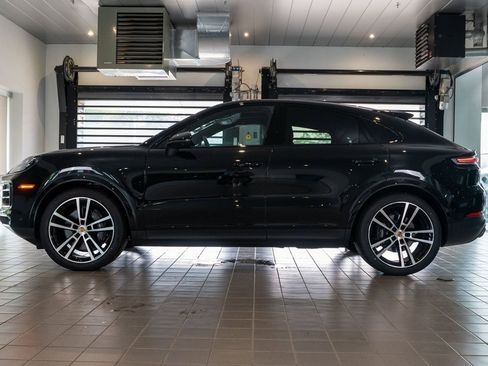 New 2025 Porsche Cayenne Coupe image 2
