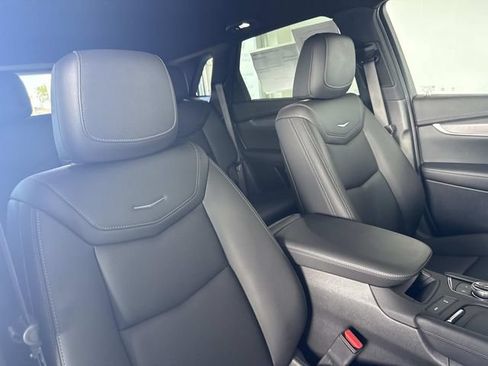 Certified 2024 Cadillac XT5 Luxury w/ LPO, Floor Liner Package AWD/4WD image 21
