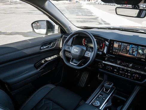 New 2026 Nissan Pathfinder Platinum image 15