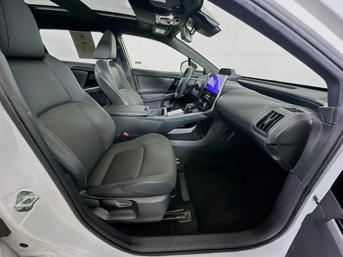 Used 2023 Toyota bZ4X XLE w/ Weather Package image 31