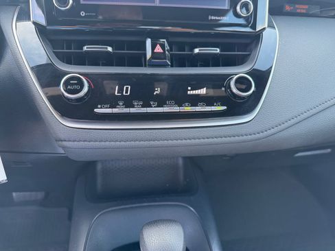 Used 2021 Toyota Corolla SE FWD image 16