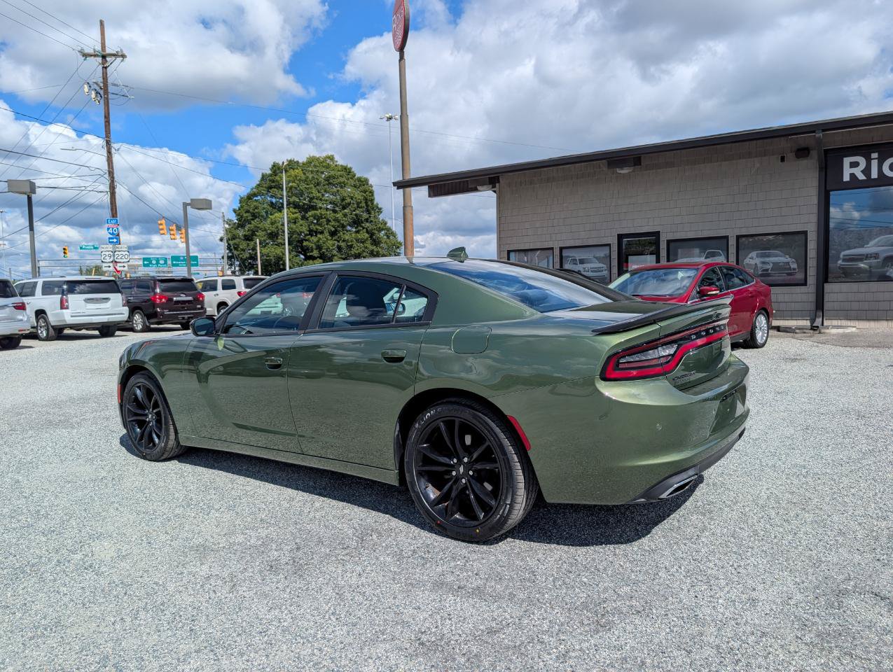 Used 2018 Dodge Charger SXT Plus w/ Blacktop Package RWD image 9